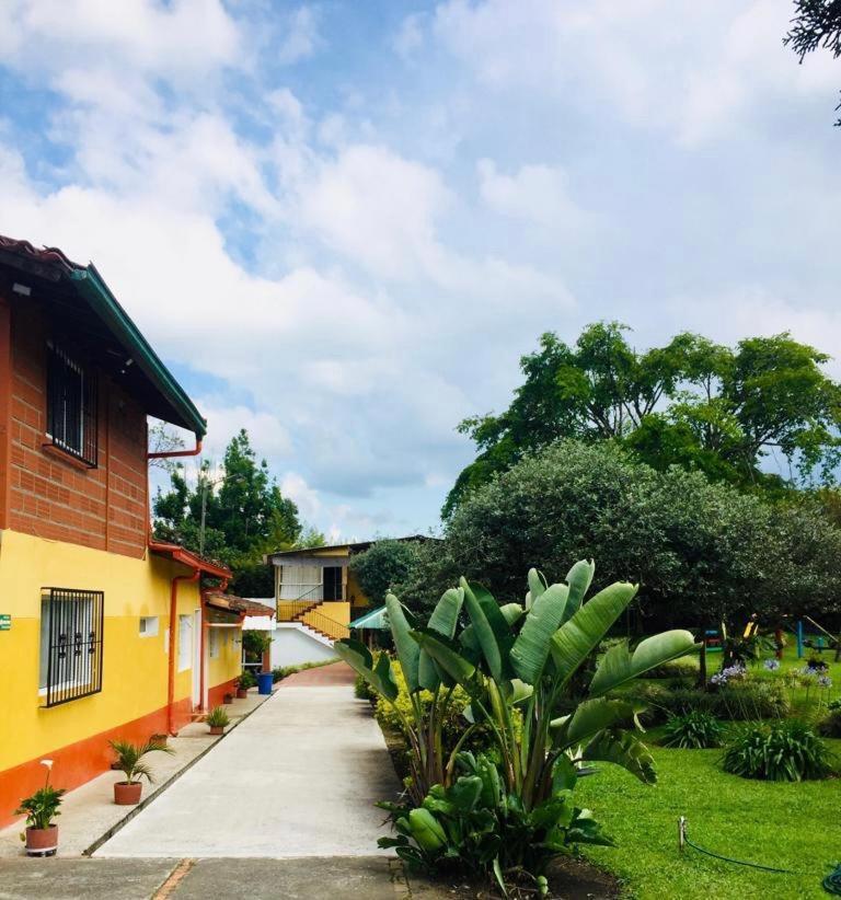 ריונגרו Finca Hotel La Ponderosa מראה חיצוני תמונה